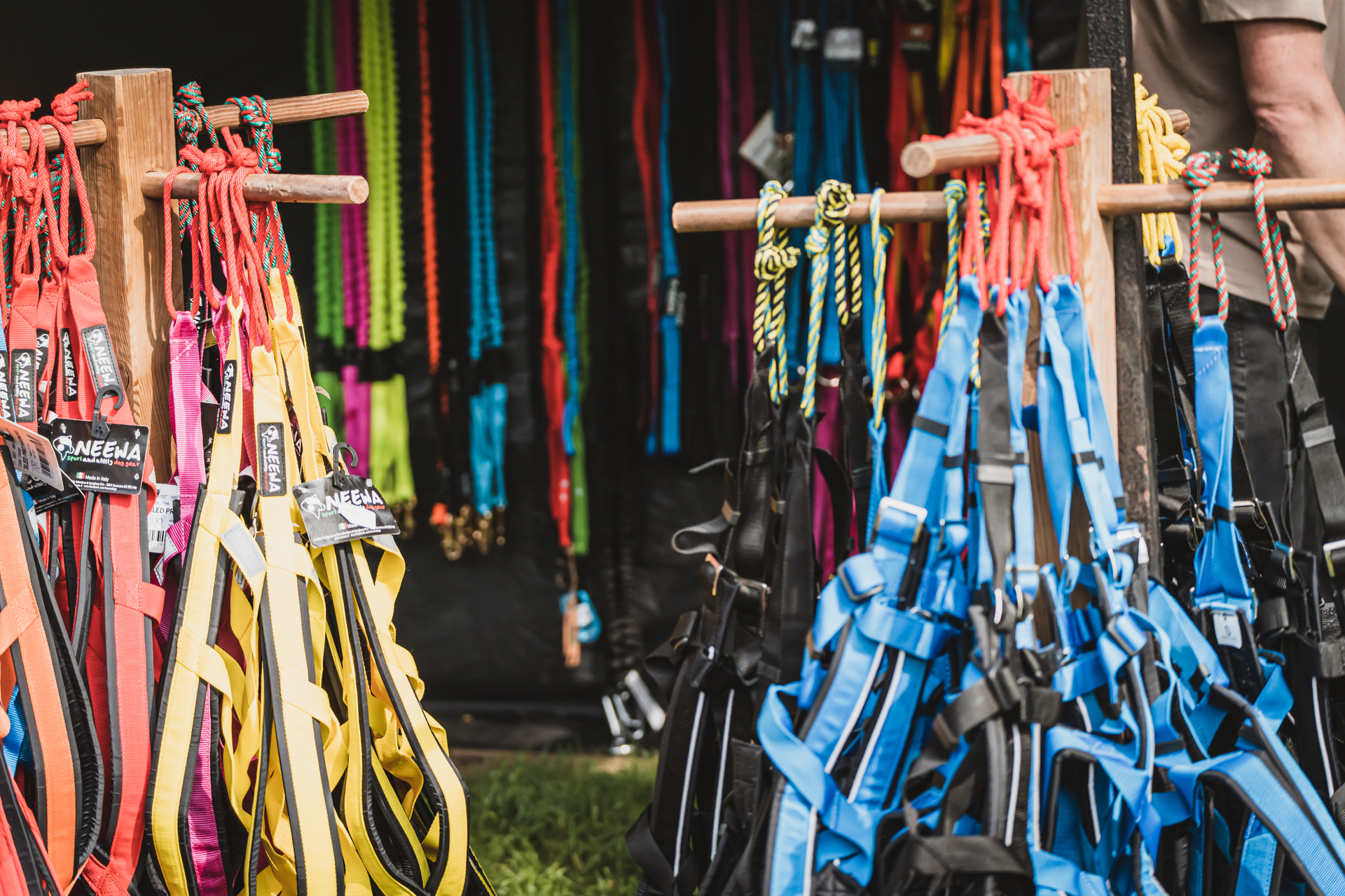Tugkoord en knoop aan trekharnas